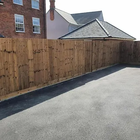 3-Bedroom Luxury Stay With Free Parking Market Harborough Exterior photo