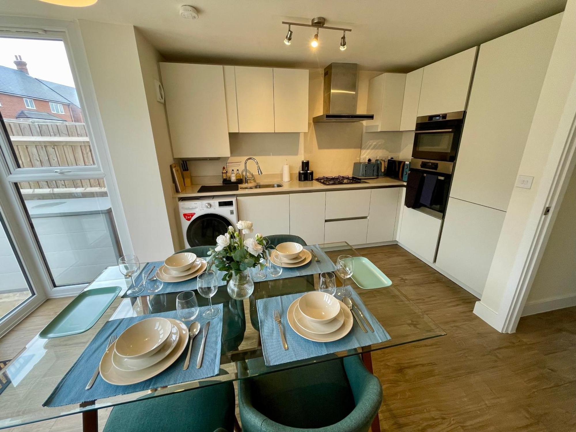 3-bedroom Luxury With Free Parking