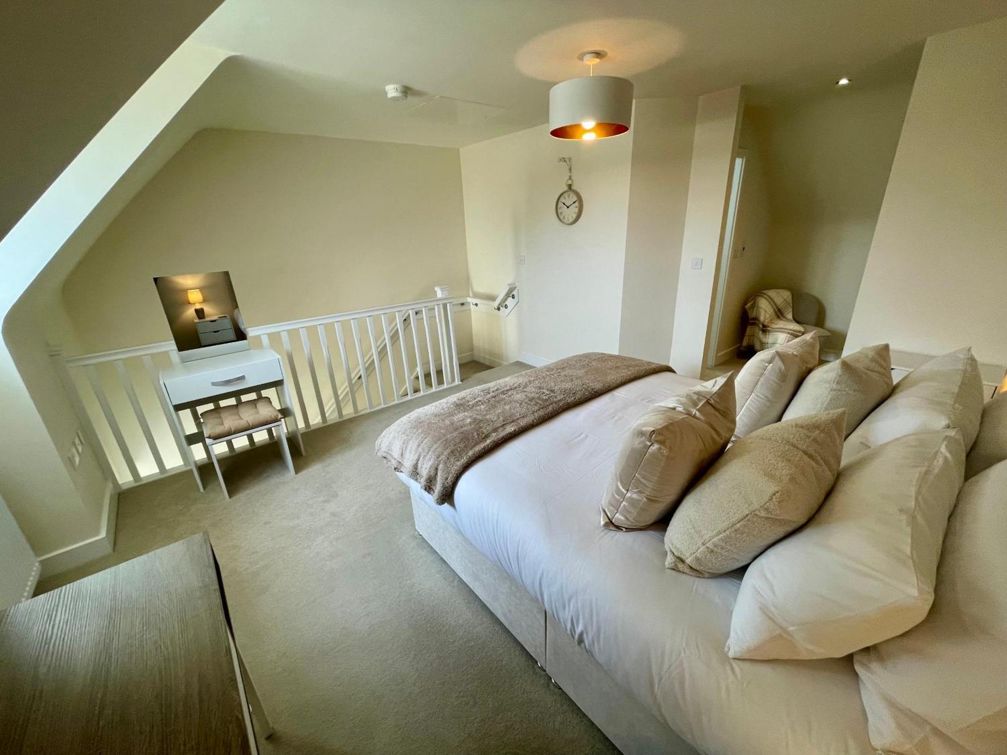 Apartment 3-bedroom Luxury With Free Parking *