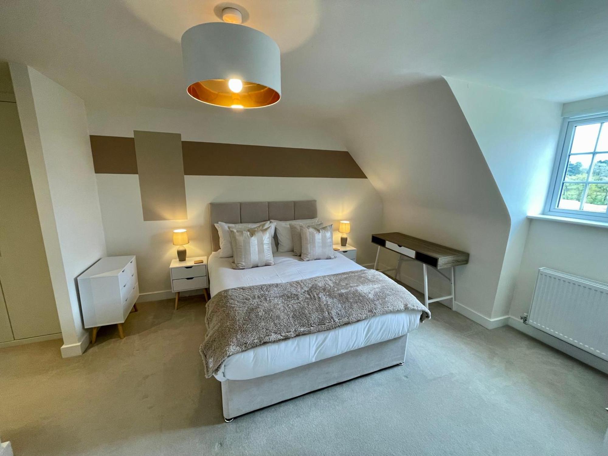 Apartment 3-bedroom Luxury With Free Parking