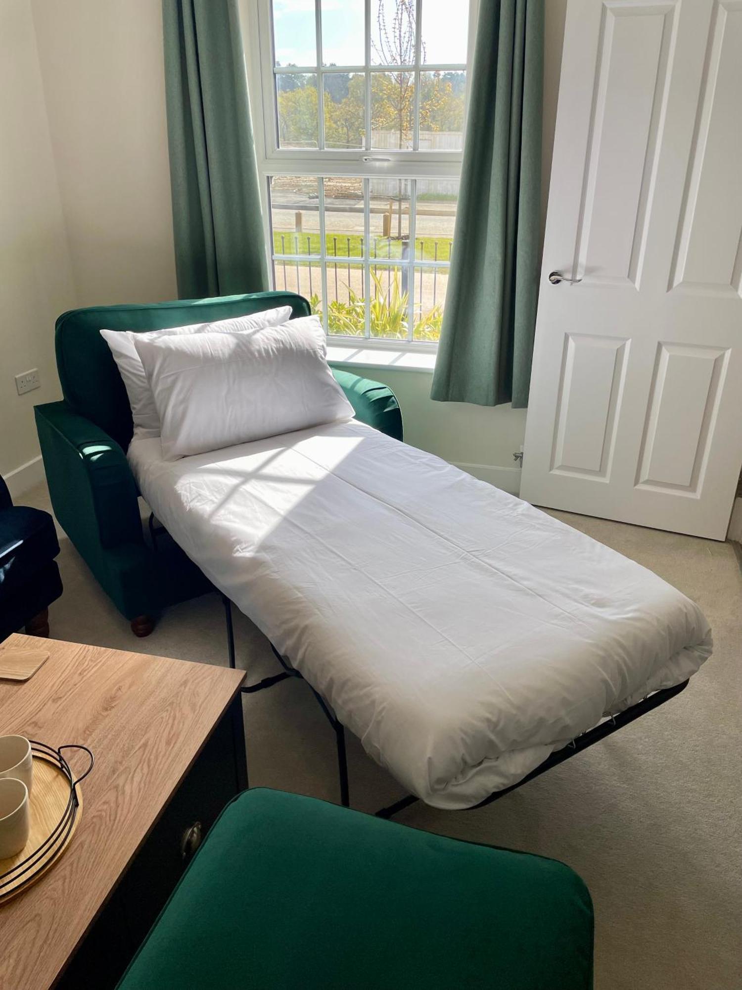 Apartment 3-bedroom Luxury With Free Parking