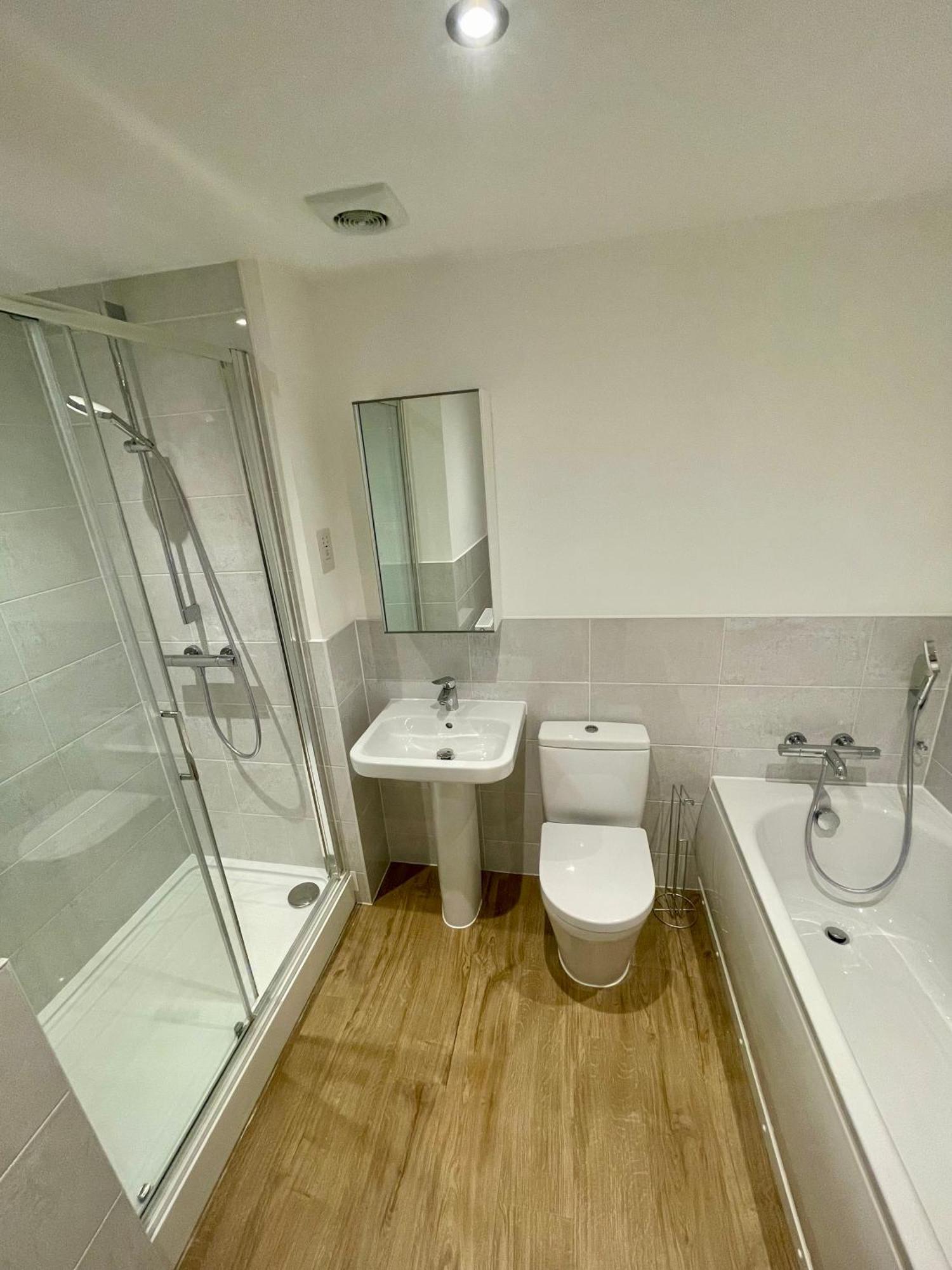 Apartment 3-bedroom Luxury With Free Parking *