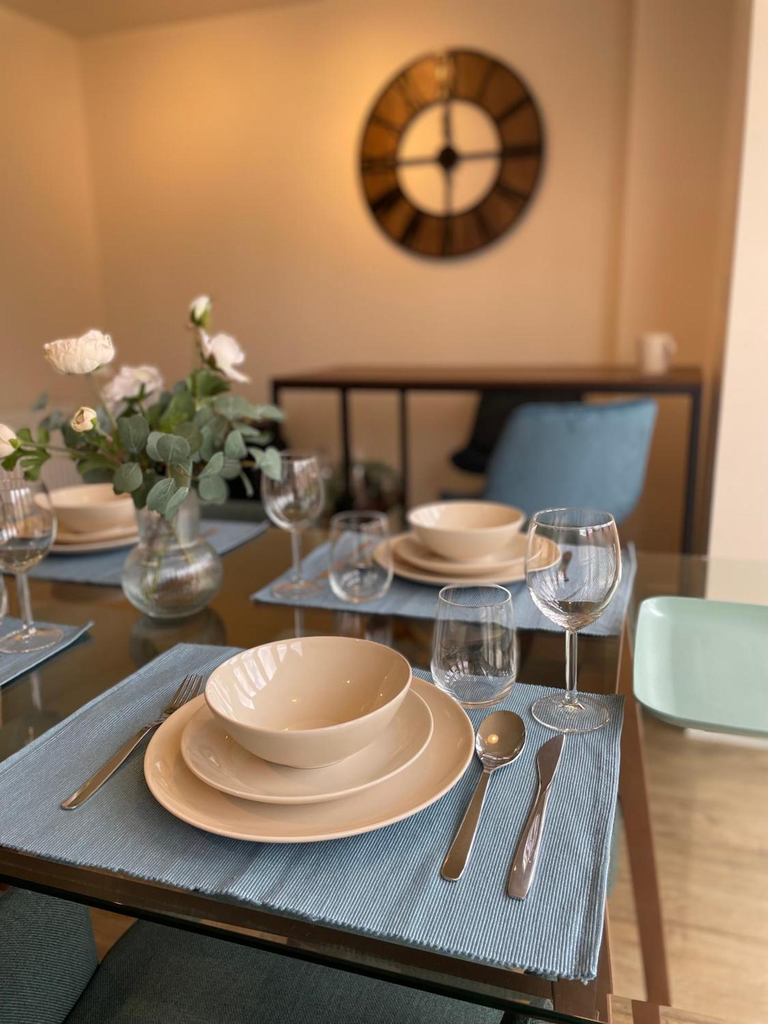 Apartment 3-bedroom Luxury With Free Parking
